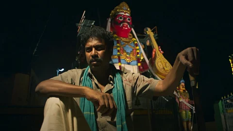 Samuthirakani's Yaavarum Vallavare trailer out