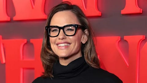 Jennifer Garner all set to star and produce holiday comedy Mrs. Claus