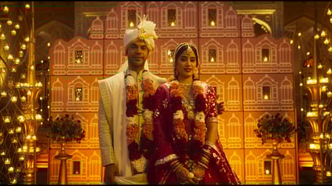 ‘Dekhha Tenu’ song from Mr. & Mrs. Mahi out