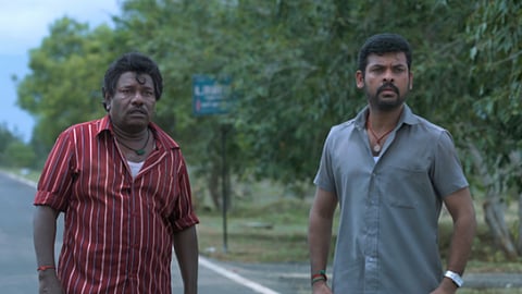 Pogumidam Vegu Thooramillai Trailer: Vemal is a hearse van driver who gives Karunaas a lift