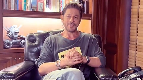 Shah Rukh Khan talking about Santosh Sivan in a video