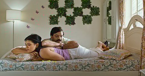 A still from Honeymoon Express