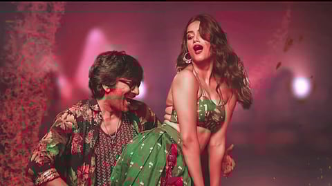A still from Mr Bachchan