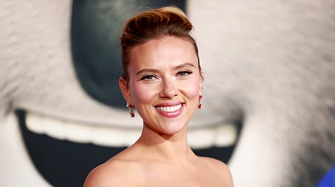 Jeff Goldblum welcomes Scarlett Johansson to Jurassic franchise