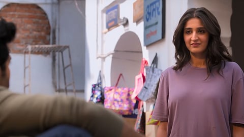 Dhvani Bhanushali in the song