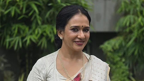 Fraudsters attempt to swindle actor Mala Parvathy