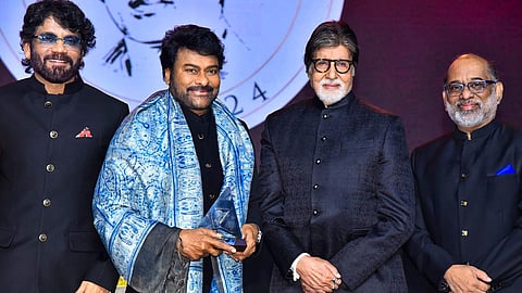 Chiranjeevi with Amitabh Bachchan, Nagarjuna and A Venkat at ANR Awards ceremony
