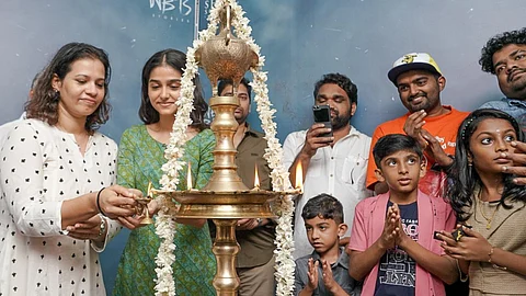 Anaswara Rajan, Siju Sunny and others in Vysanasametham Bandhumithradhikal