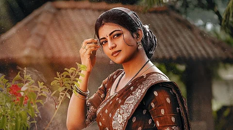 Anandhi in Bhairavam