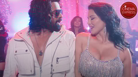 Himesh and Sunny in the song