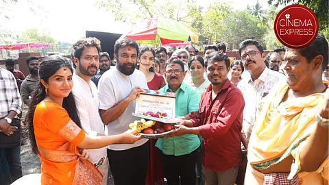 Sasikumar-Bharath's next goes on floors with a pooja