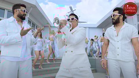 Housefull 5 song ‘Qayamat’: Akshay Kumar, Abhishek Bachchan and Riteish Deshmukh dance in a pool party