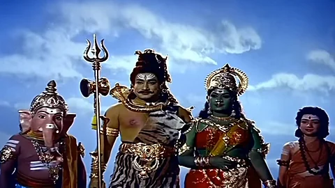 Thiruvilaiyadal 60: A case for democratic theism