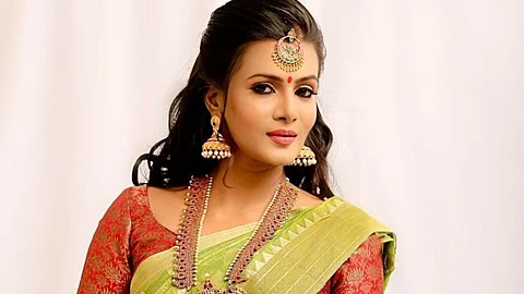Meera Mithun's arrest ordered by Chennai Court