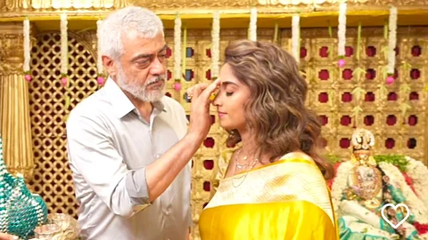 Ajith Kumar applies bindi on Shalini's forehead in leaked video, netizens praise the couple