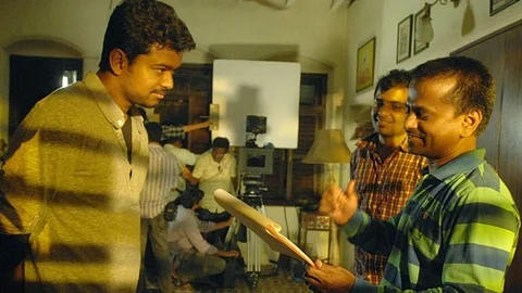 AR Murugadoss says only Vijay can do Thuppakki 2