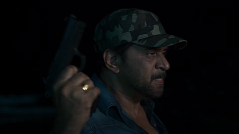 Theeyavar Kulai Nadunga Teaser: Arjun tries to crack a case where writings come to life