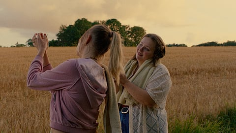 Cinema Without Borders: Old wine in a new bottle — Weightless