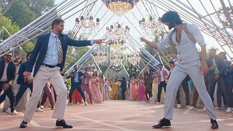 Javed Jaffrey and Meezaan Jafri in '3 Shaukk' song from De De Pyaar De 2