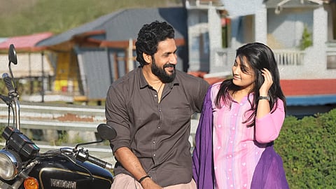 Screengrab from Jockey's 'Alangaari'