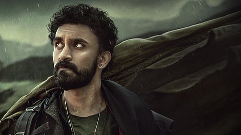 Sandeep Sunkad's Pabbar features Dheeren as a cop