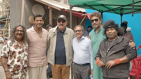 Vishal meets Boman Irani on Purushan set; arranges meals for old-age home