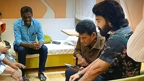 Mohanlal sings 'Endendu Ninnanu Marethu', shares the moment with Shivarajkumar
