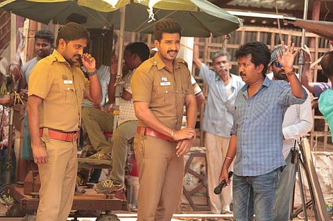 Silukuvarpatti Singam: Cop comedy
