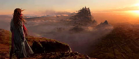 Mortal Engines Review: A visually stunning steampunk sci-fi let down by a mediocre story