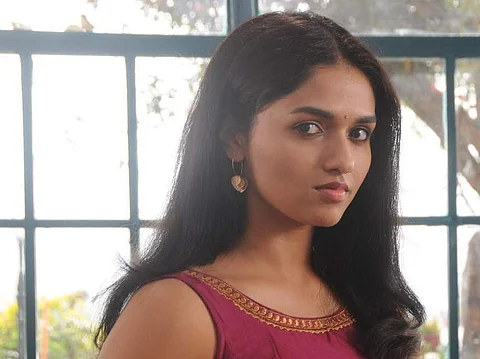 Sunaina signs a web series
