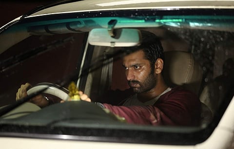 Iravukku Aayiram Kangal Review: A well-written racy mystery