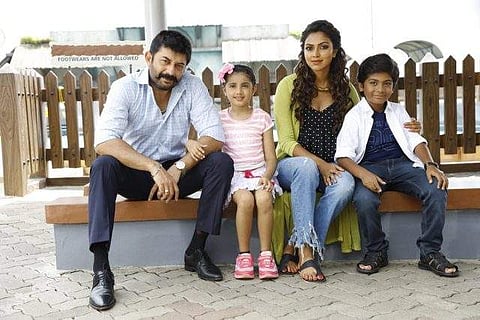 Bhaskar Oru Rascal Review: Arvind Swami and the jokes almost make this remake work