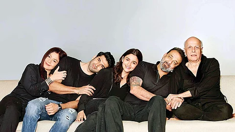 Mahesh Bhatt returns to filmmaking after 19 years with Sadak 2; teaser out