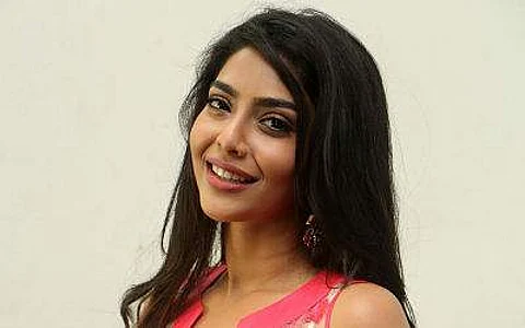Malayalam actor Aishwarya Lekshmi to make her Tamil debut