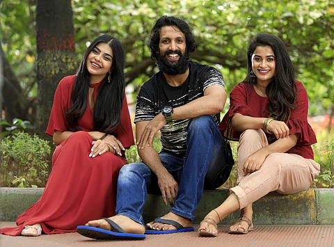 Ellige Payana Yavudo Daari