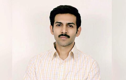 Kartik Aaryan's first look in Pati Patni Aur Woh out