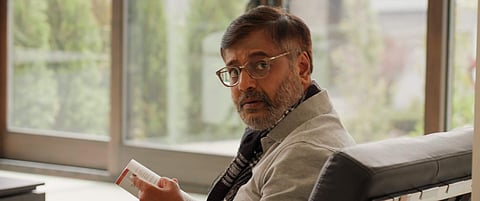 Vivekh as Rudhran in Vellai Pookal