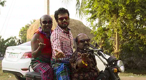 Ganesha Meendum Santhipom Review: A cesspool of bad ideas