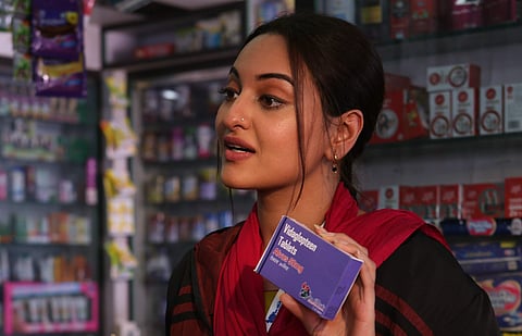 Khandaani Shafakhana Movie Review Sonakshi Sinha