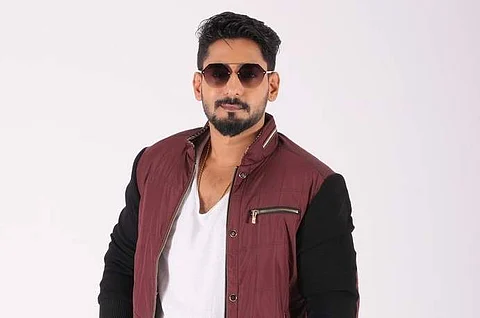 Prajwal Devaraj to play a Vishnuvardhan fan in Khadar Kumar's Veeram