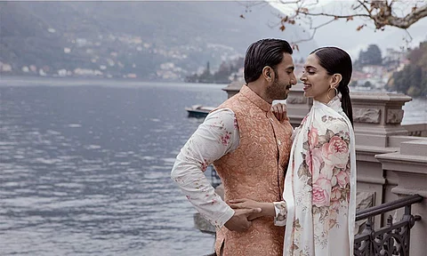 A still of Ranveer Singh and Deepika Padukone
