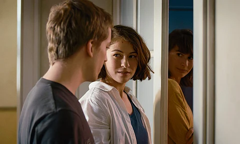 Berlinale 2021: The Girl and the Spider - A waltzing ensemble