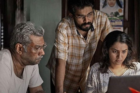 Aarkariyaam Movie Review