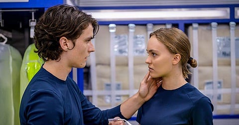 Voyagers Moview Review: An ingenious idea that fails to take off due to average complementary elements