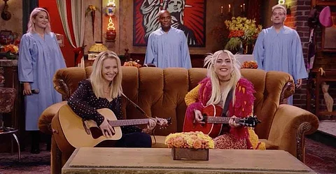 Friends: The Reunion - Lisa Kudrow, Lady Gaga wow hearts with their Smelly Cat rendition