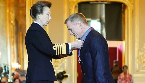 Daniel Craig receives same royal honour as James Bond