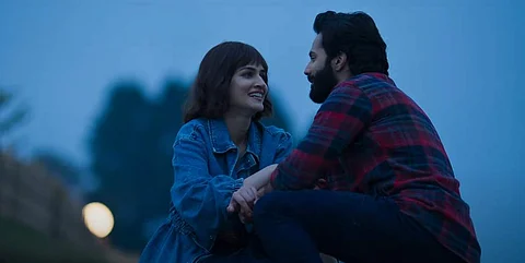 Bhediya song Apna Bana Le: Varun Dhawan and Kriti Sanon romance in the hills