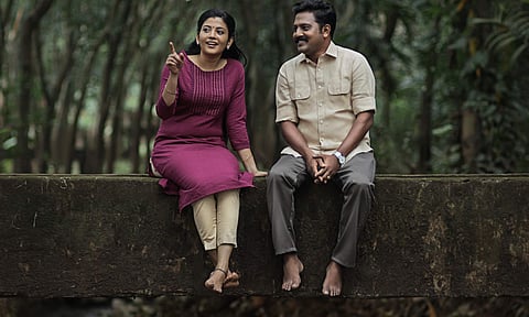 Sshivada plays a teacher in Javanum Mullapoovum; first look out