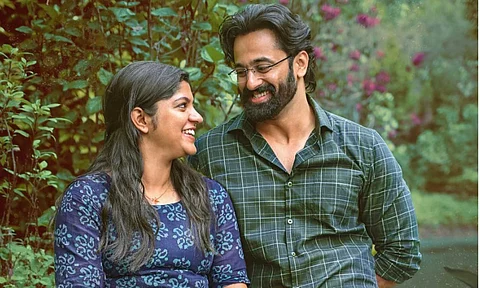 Mindiyum Paranjum censored U