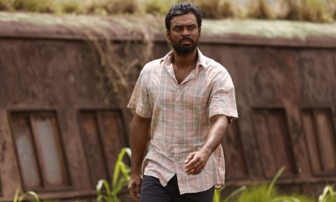 Tovino in Adrishya Jalakangal